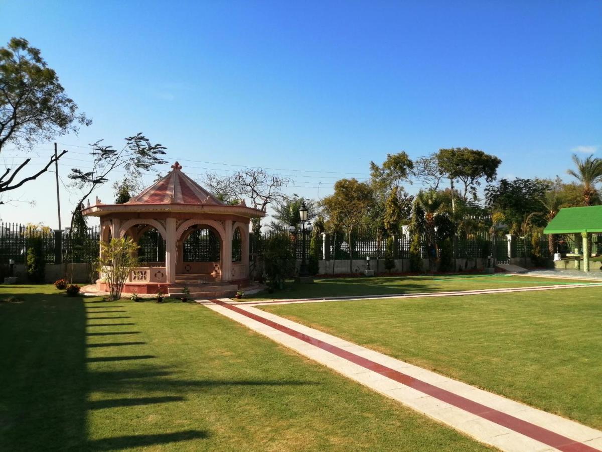 Hotel Mann The Palm Retreat Lucknow Exterior foto