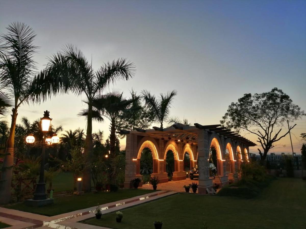 Hotel Mann The Palm Retreat Lucknow Exterior foto